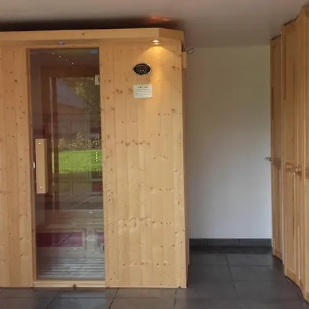 Compose De 2 Maisons Avec Cheminee Et Sauna 度假居 *