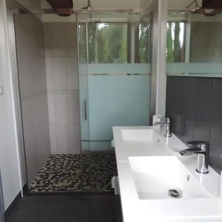 Compose De 2 Maisons Avec Cheminee Et Sauna 度假居 Houdetot